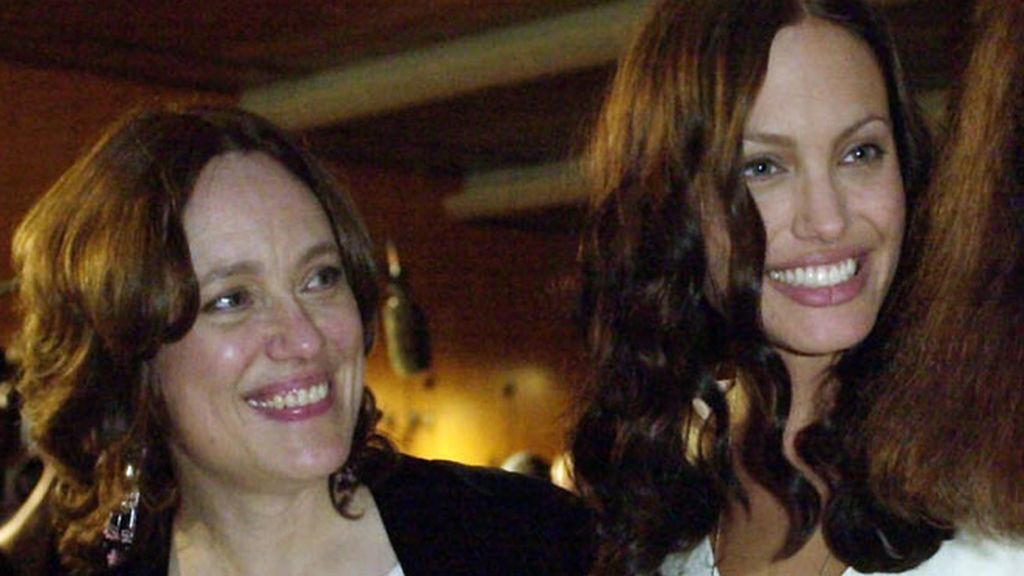 Angelina Jolie con su madre, Marcheline Bertrand