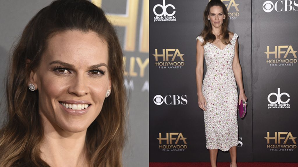 Hillary Swank acudió con un vestido muy sencillo