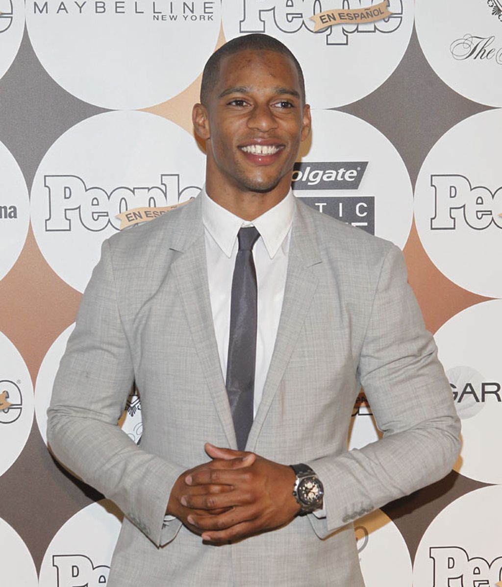 Thalía se entrega al escote extremo y Ricky Martin sigue con su bigote