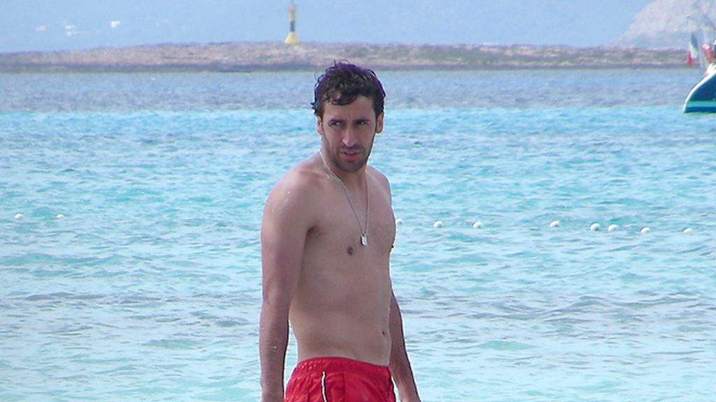 Raúl González ahora tira del carro... de la familia