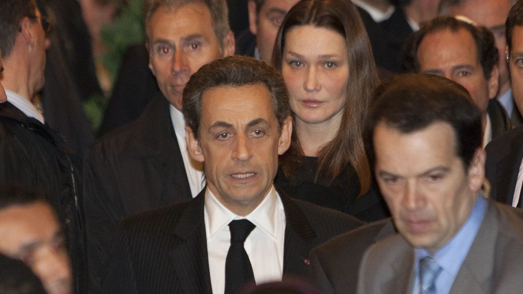 Francia se viste de luto