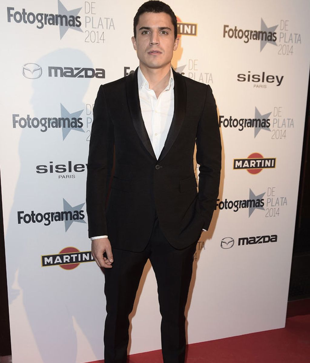 Alex González posó antes de la gala la 'red carpet'
