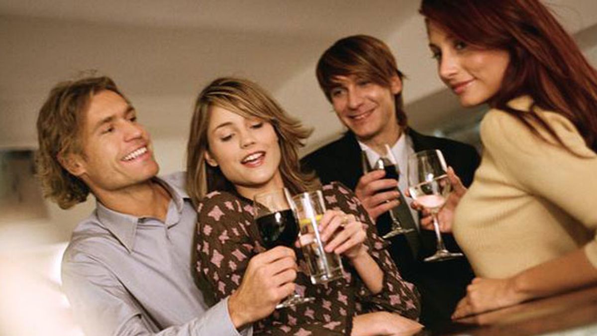 Los solteros, propensos a beber más y con mayor frecuencia que los casados
