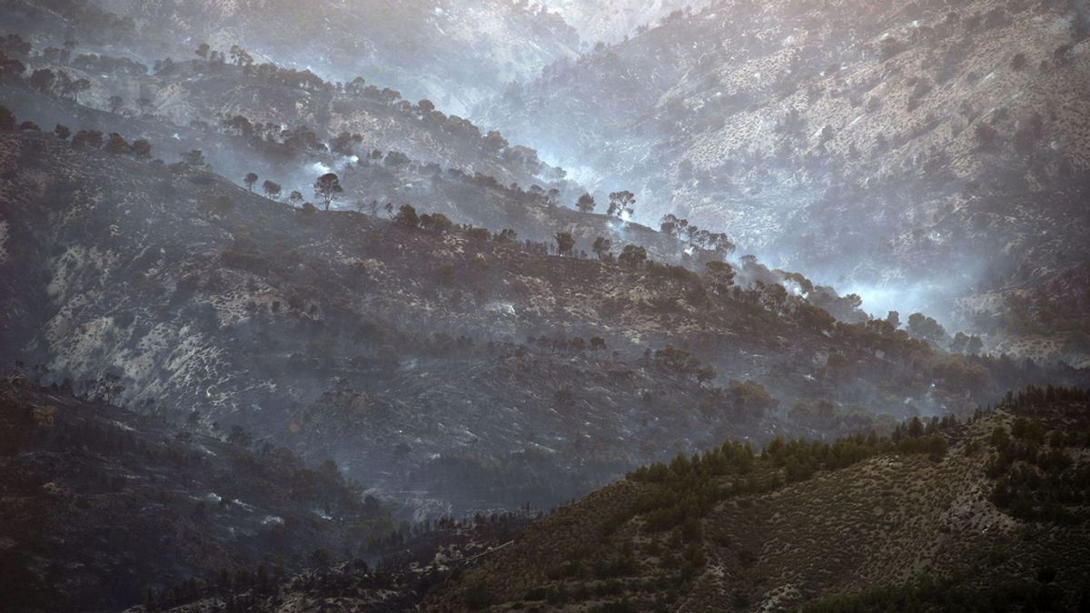 El incendio en Quesada, Jaén, calcina gran parte de la sierra