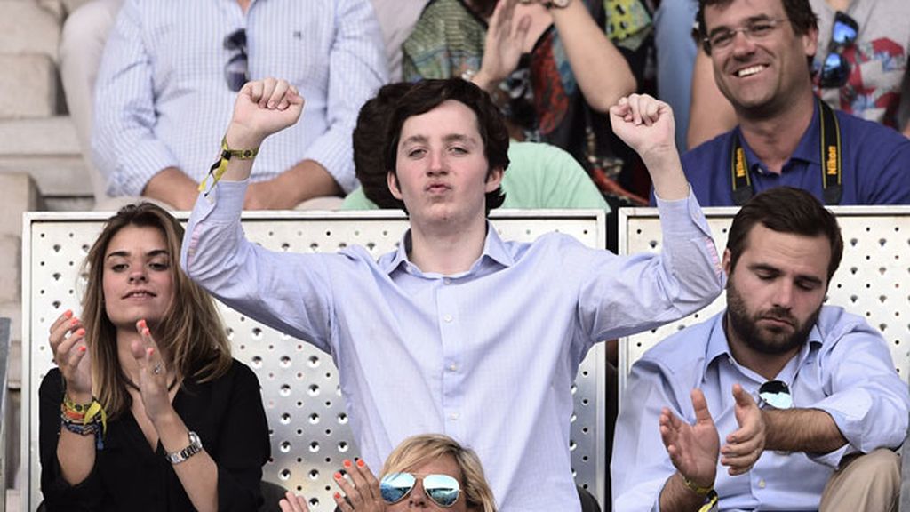 El pequeño Nicolás estuvo muy animado durante el partido