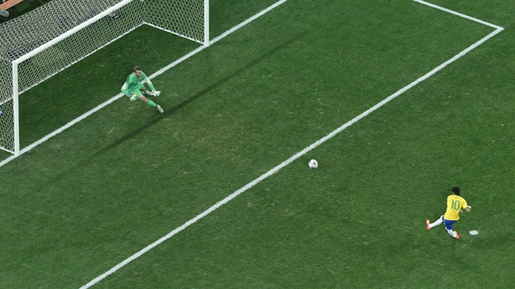 Neymar anotó el segundo tras un penalti que no fue