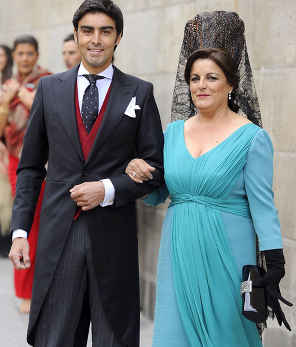 El novio y su orgullosa madre