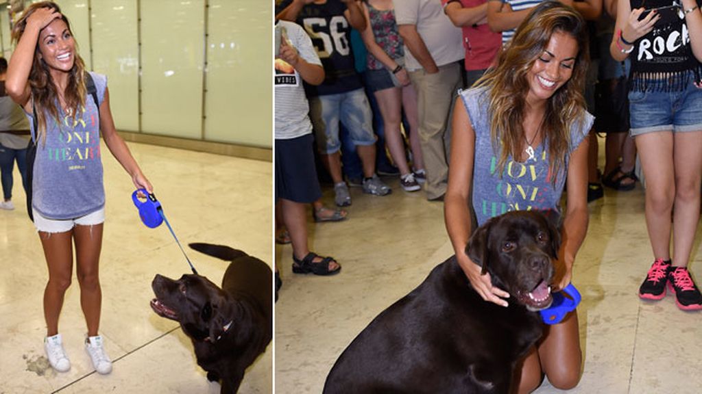 ¡Lara Álvarez vuelve a casa! Sonrisas y abrazos a su perro Choco en su bienvenida