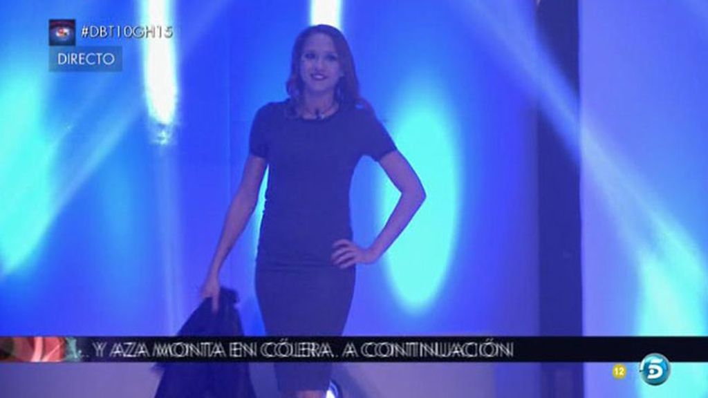 Los finalistas aplauden y piropean a los "modelos"