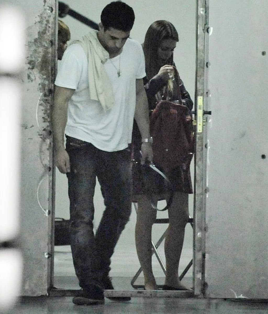 Miguel Ángel Silvestre pasa su cumple con Blanca Suárez... ¡currando!