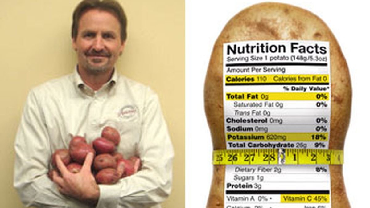 Chris Voigt y úna imagen con el contenido nutricional de las patatas. Foto: http://20potatoesaday.com