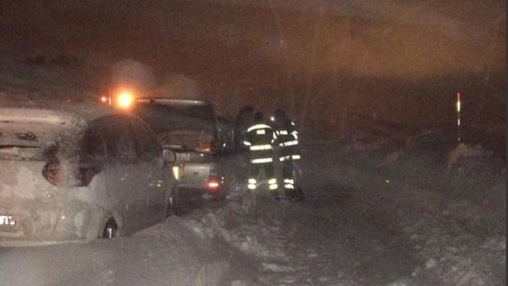 La UME rescata a centenares de personas en la A-67