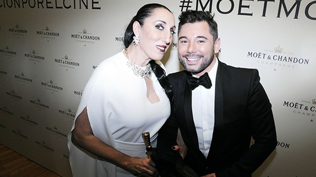 Rossy de Palma junto al gran Miguel Poveda, que llenó la gala de arte con su actuación
