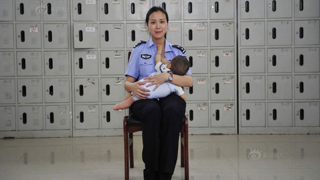 Miles de madres exigen una habitación, que no sea en los baños