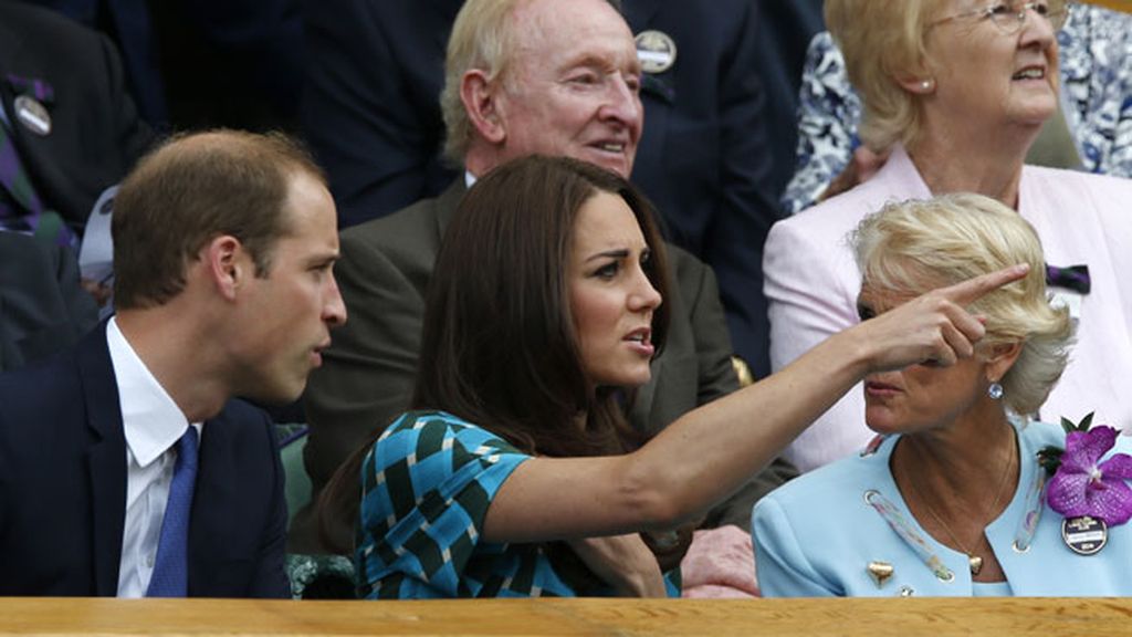 Kate Middleton eligió un veraniego vestido azul turquesa para el evento