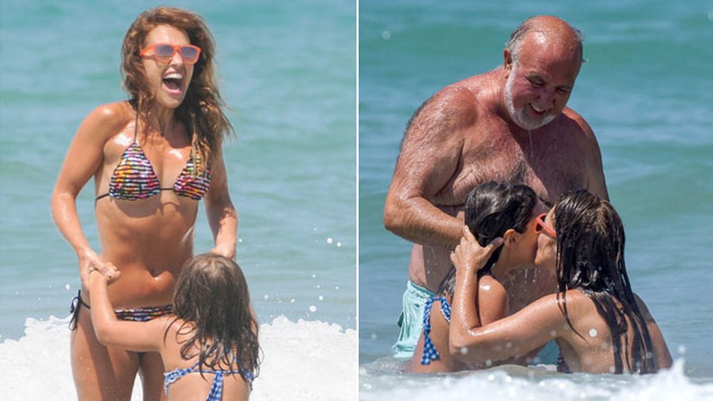 Paula Echevarría y Daniella, de vacaciones en Cádiz con los abuelos maternos