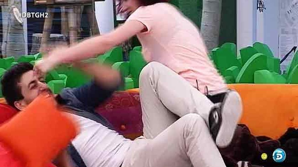 La nueva concursante e Igor, como si se conocieran de toda la vida