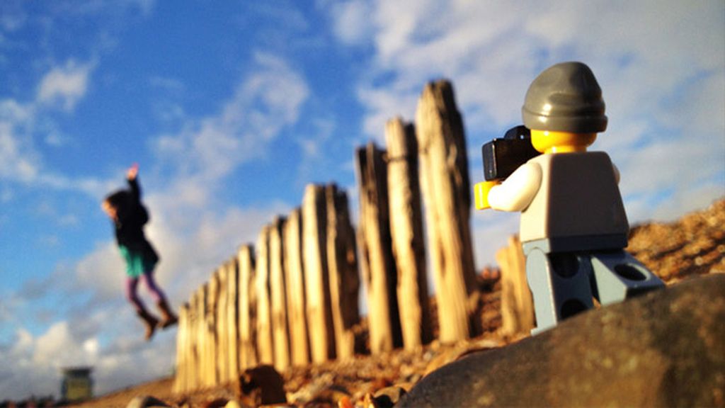 Las 'Legoaventuras' de un pequeño fotógrafo