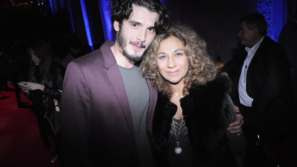 El actor Yon González con Lolita