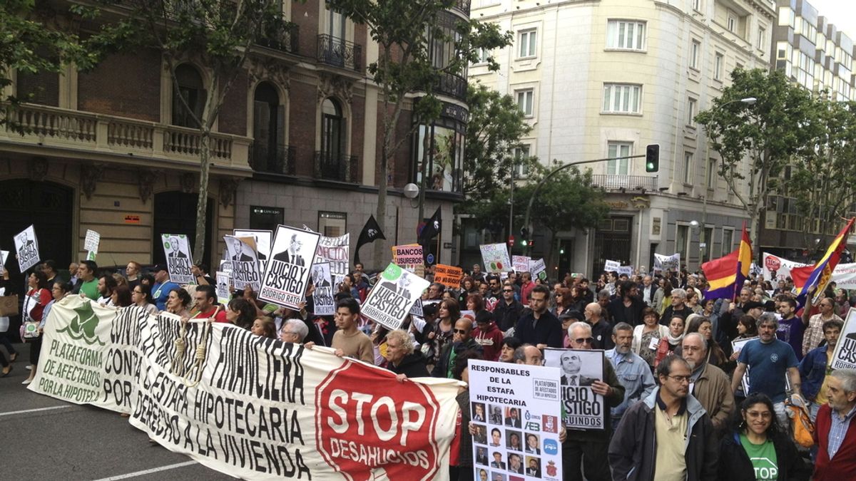 Cientos de personas marchan en Madrid contra la "estafa hipotecaria"