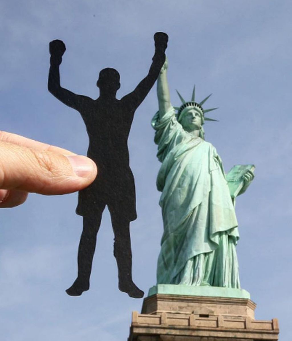 La Estatua de la Libertad da la mano al icono del boxeo Muhammad Ali
