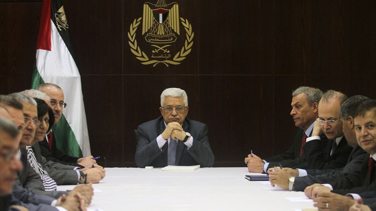 Mahmoud Abbas, presidente palestino, se reúne con su gabinete