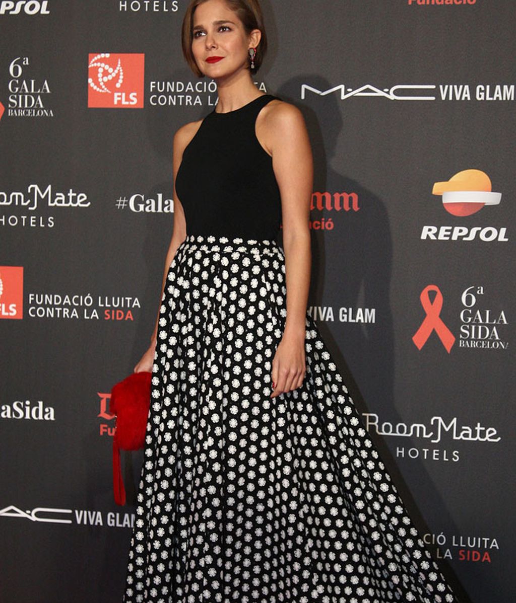 Natalia Sánchez, con falda larga 'black and white' y top negro, lució corte 'bob'