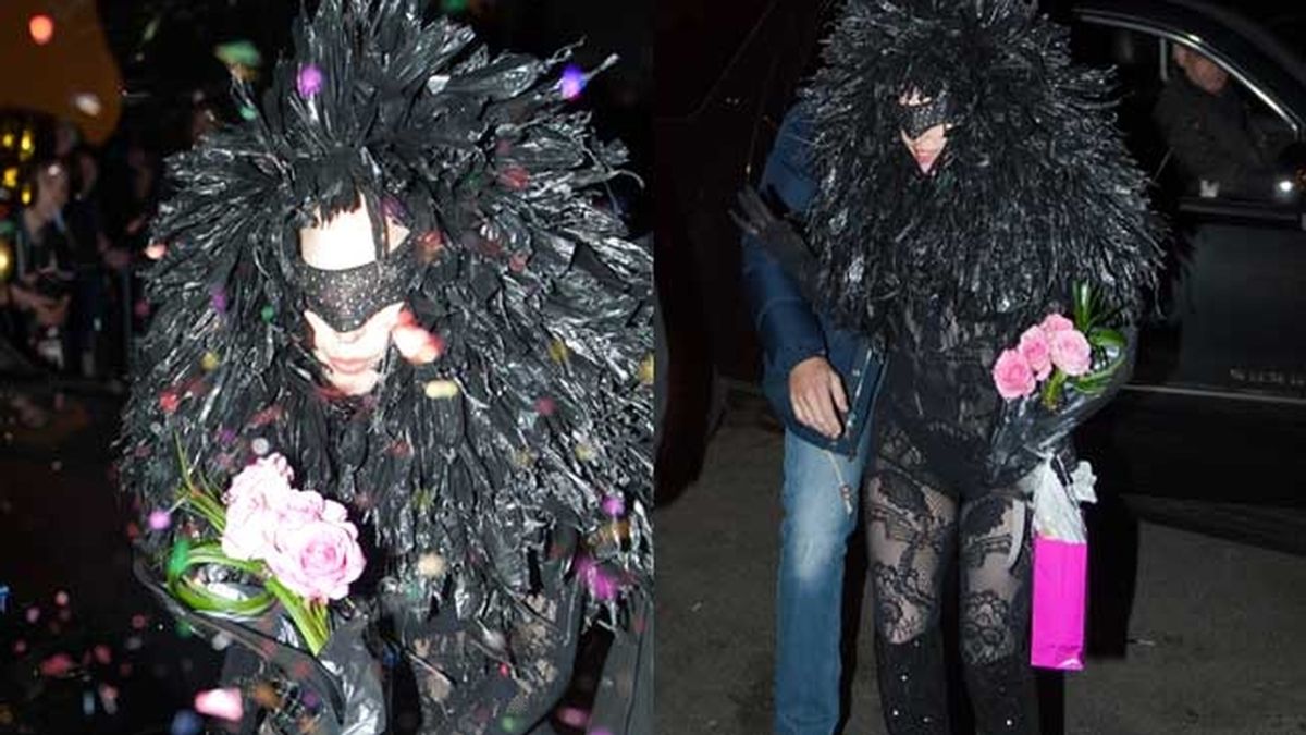 Lady Gaga sorprende con un nuevo y estrambótico look