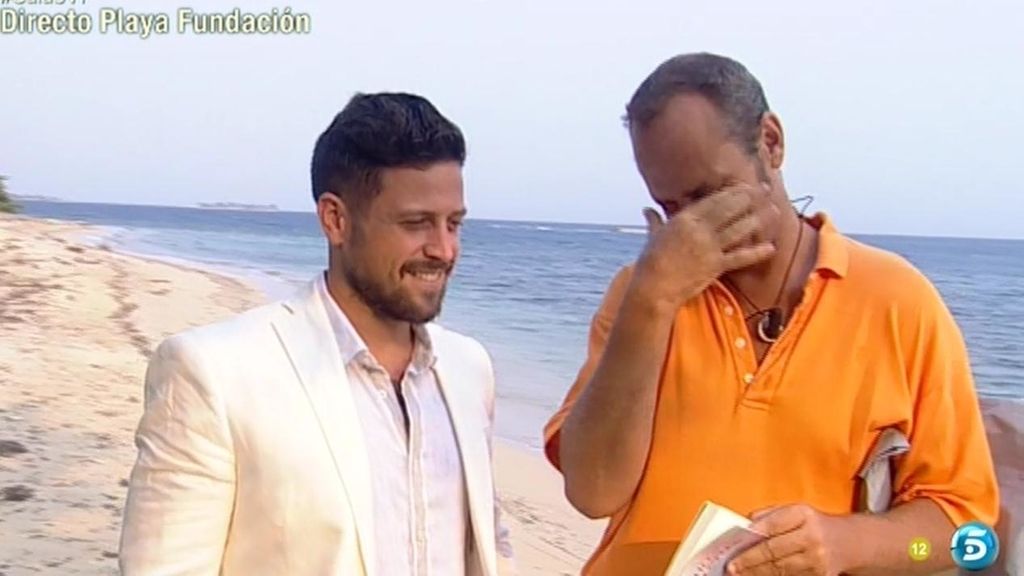 Pascual sorprende a Nacho con su libro