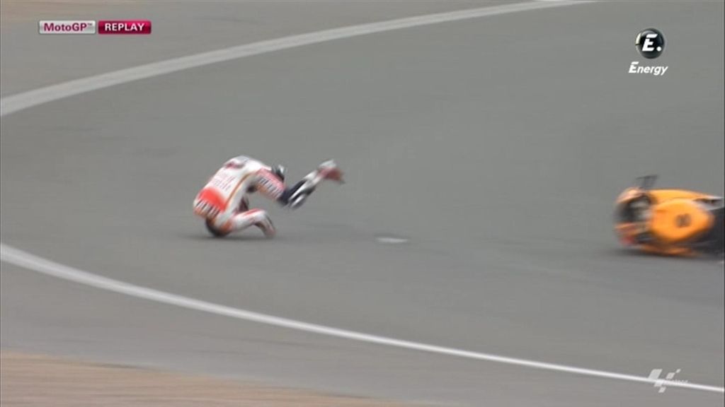 Caída muy dura de Dani Pedrosa