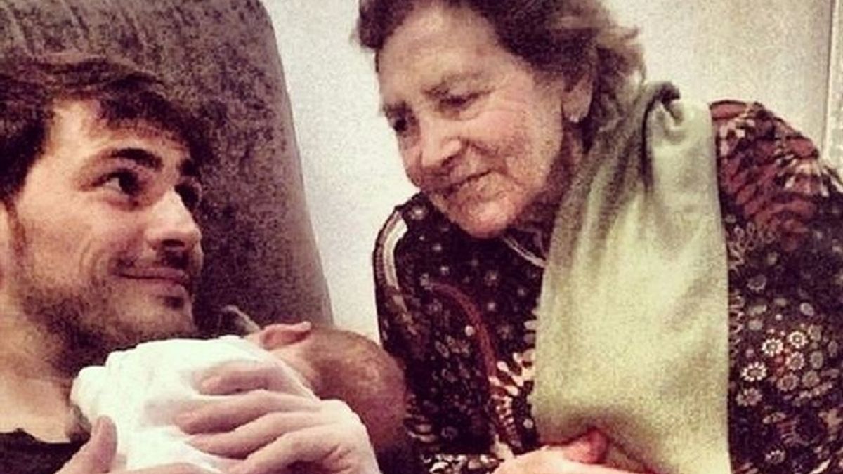 Iker y su abuela, con Martín