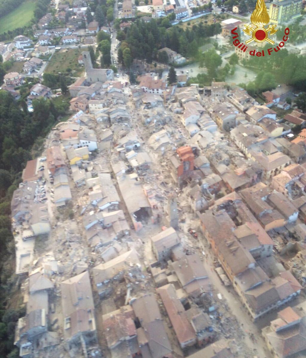 Un terremoto de magnitud 6 arrasa el centro de Italia