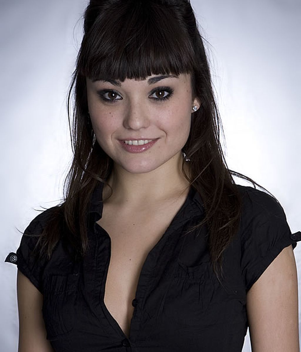 Raquel: Sensualidad en la pista de baile