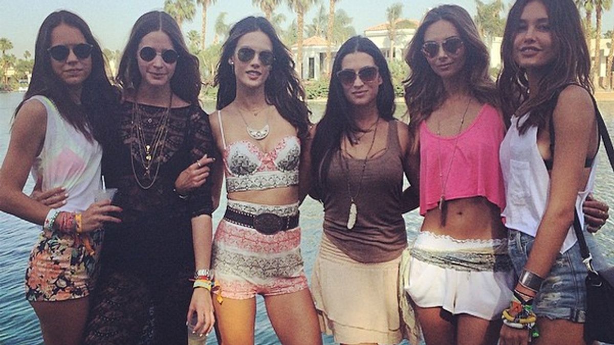 Las celebrities deslumbran con sus mejores looks "hippies" en el festival Coachella 2014