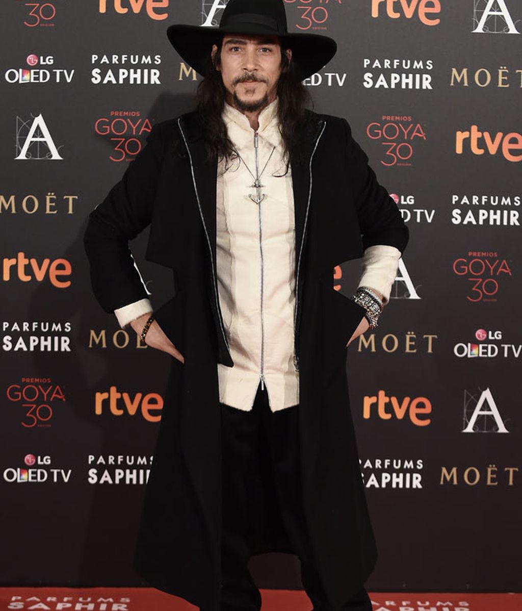 Óscar Jaenada ha llamado la atención por su arriesgado look