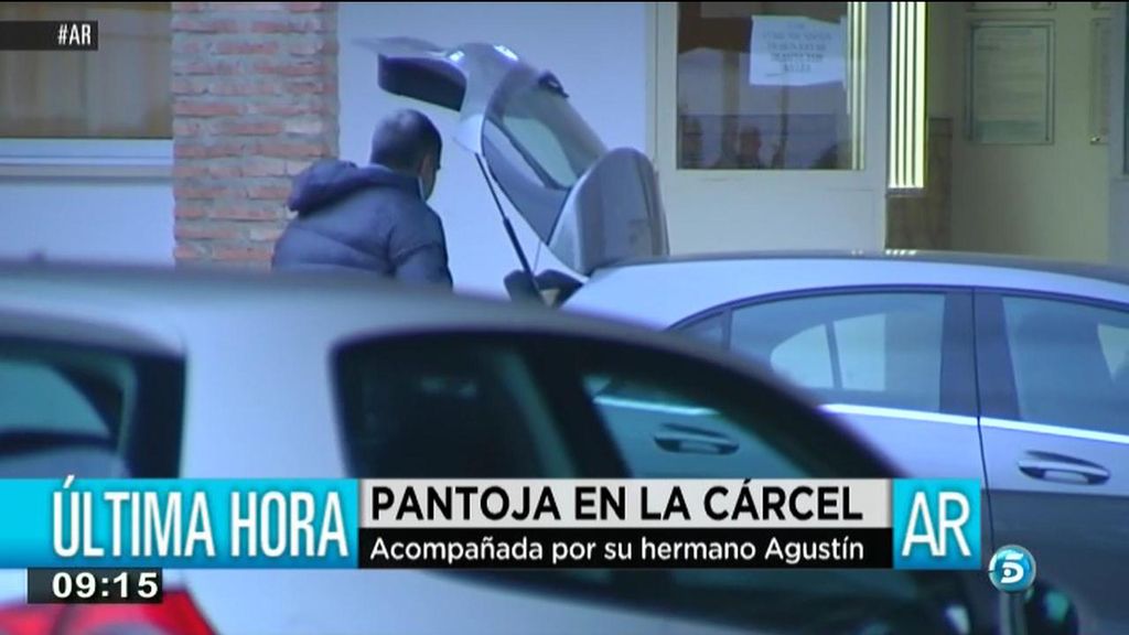 La cantante entró en prisión a las 07:54 de la mañana
