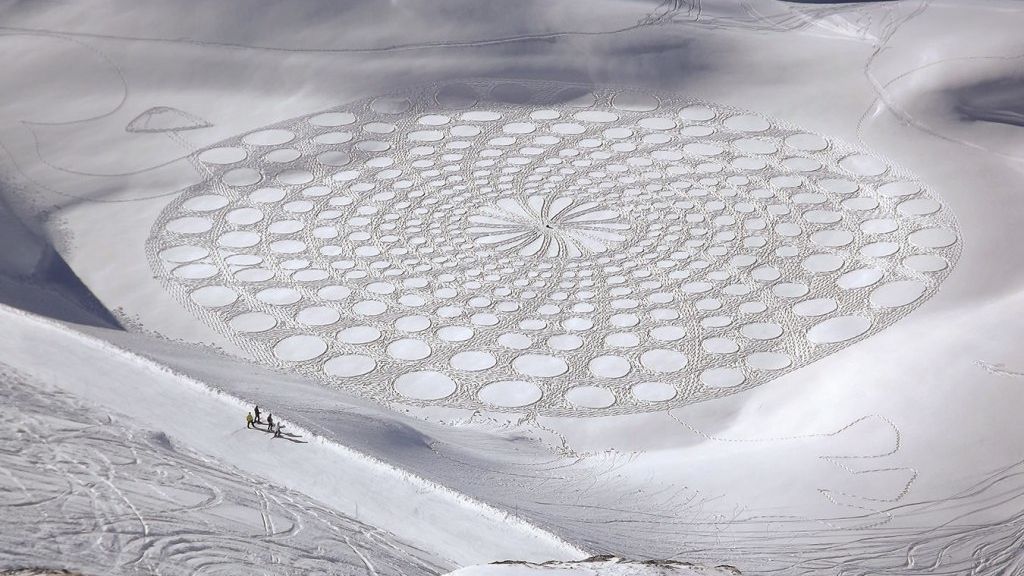 Inmensas obras de arte en la nieve