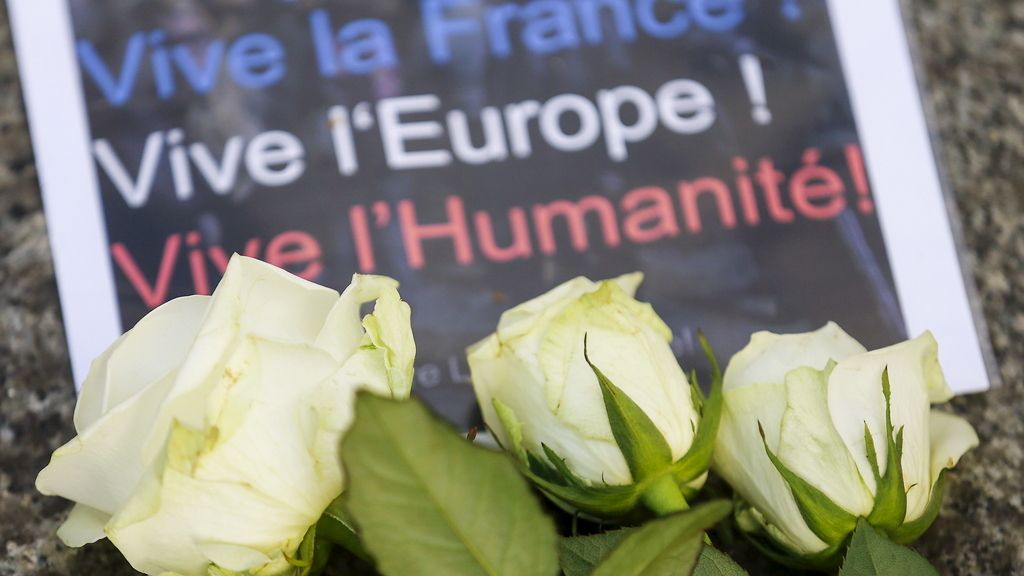 Apoyo tras los atentados terroristas en París