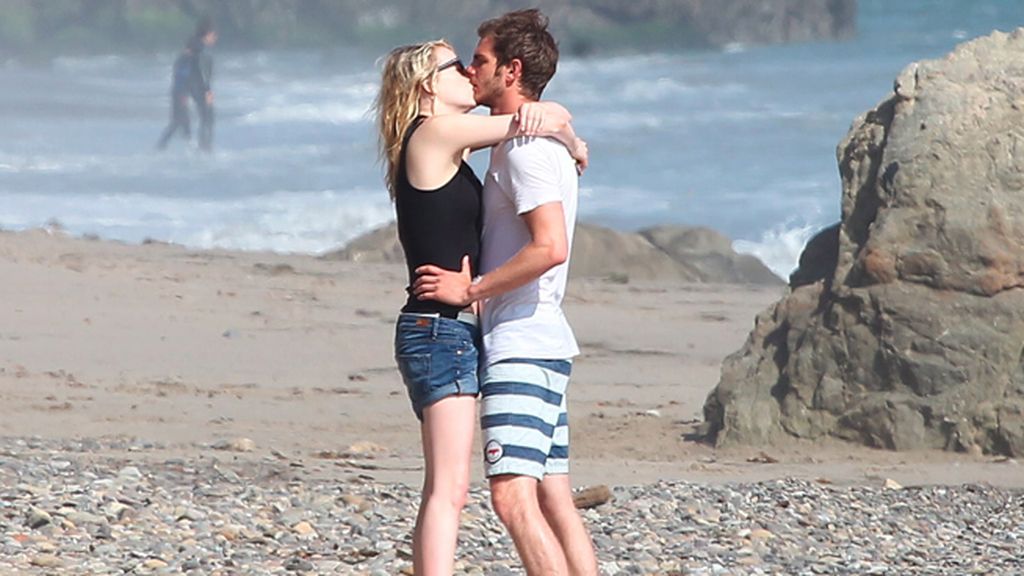 Emma Stone y su 'spiderman' desatan su pasión en Malibú
