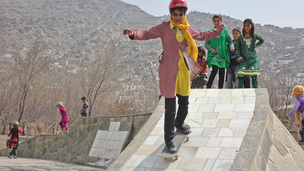 Niñas de la calle, salvadas por el skate