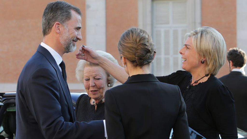 La reina Beatriz de Holanda y la princesa Petra Lorenza, junto a los reyes