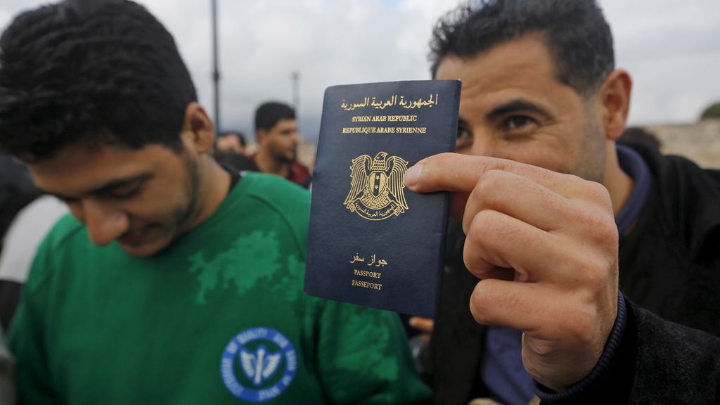 Refugiados sirios buscan llegar a Turquía a través de Grecia