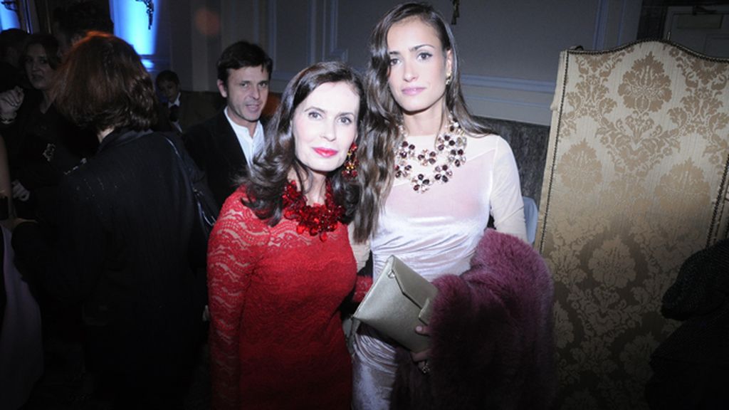 La diseñadora Teria Yabar y su hija Elsa, elegantísimas