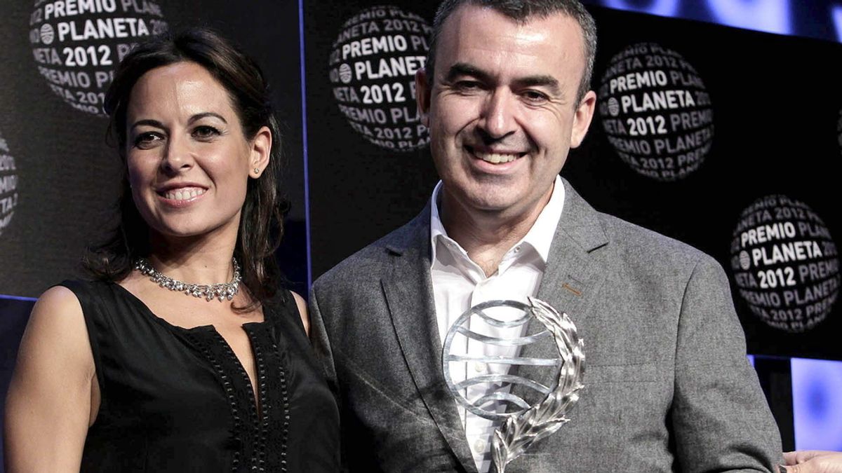 Mara Torres y Lorenzo Silva, finalista y ganador del permio Planeta