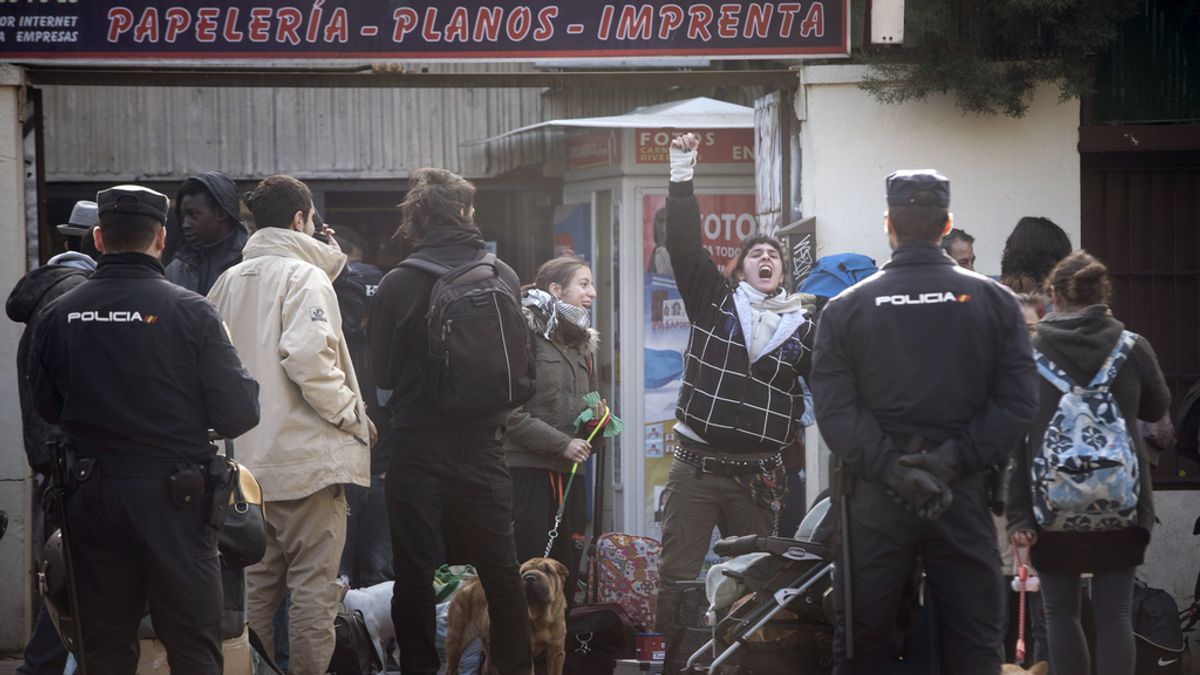 Detenidas 80 personas en el desalojo de El Johnny en Madrid, 'okupado' desde 2014