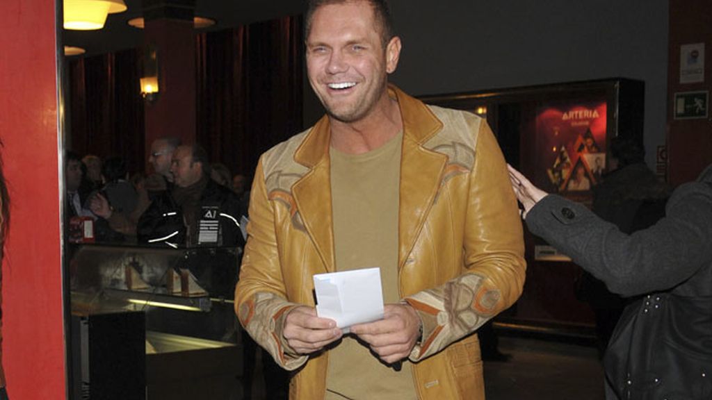 Miguel Bosé llena su concierto de famosos