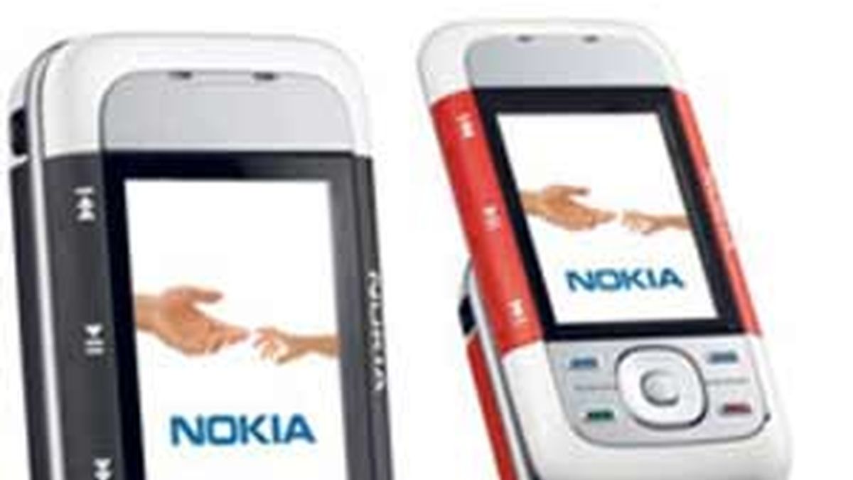 Imagen de dos teléfonos móviles de la marca Nokia.
