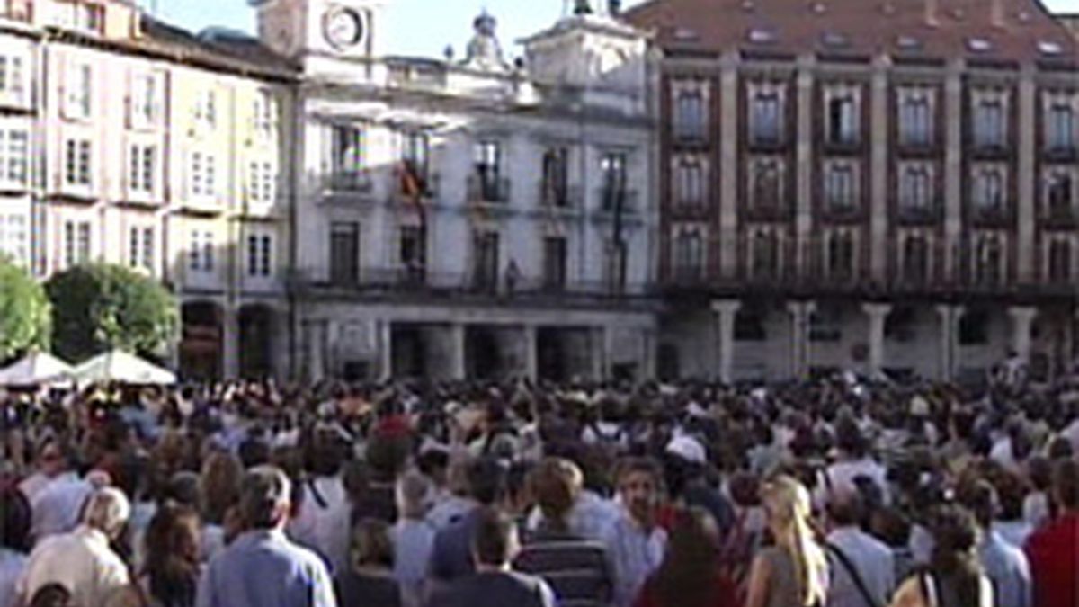 Miles de personas se concentran en Burgos