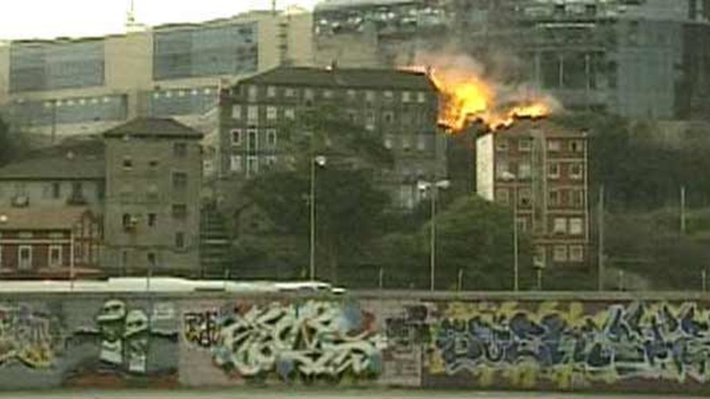 Estalla un coche bomba en la EiTB