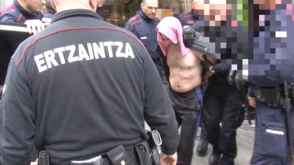 Detenidos por agredir a una mujer en un gimnasio de Bilbao